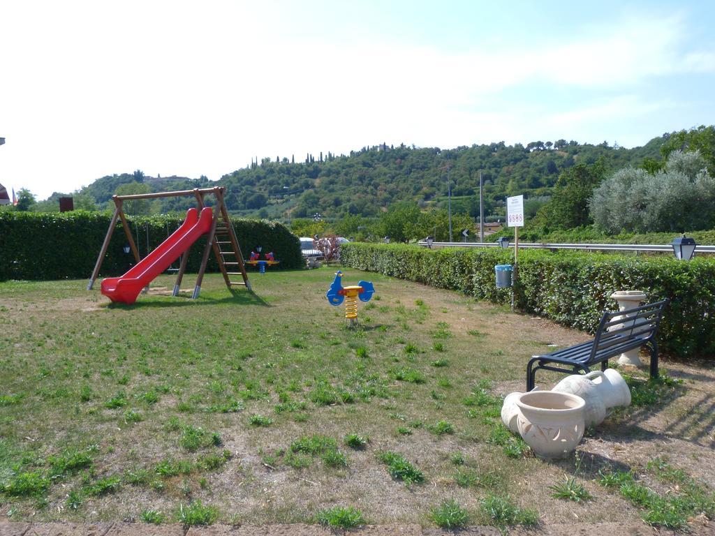 מלון בוסולנגו Le Colline Del Garda מראה חיצוני תמונה